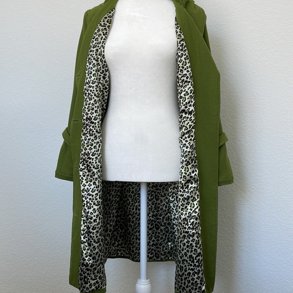 Wet Seal - Picture 2 of 10